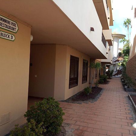 Apartment With Pool And Gardens Near The Coast San Miguel de Abona Bagian luar foto